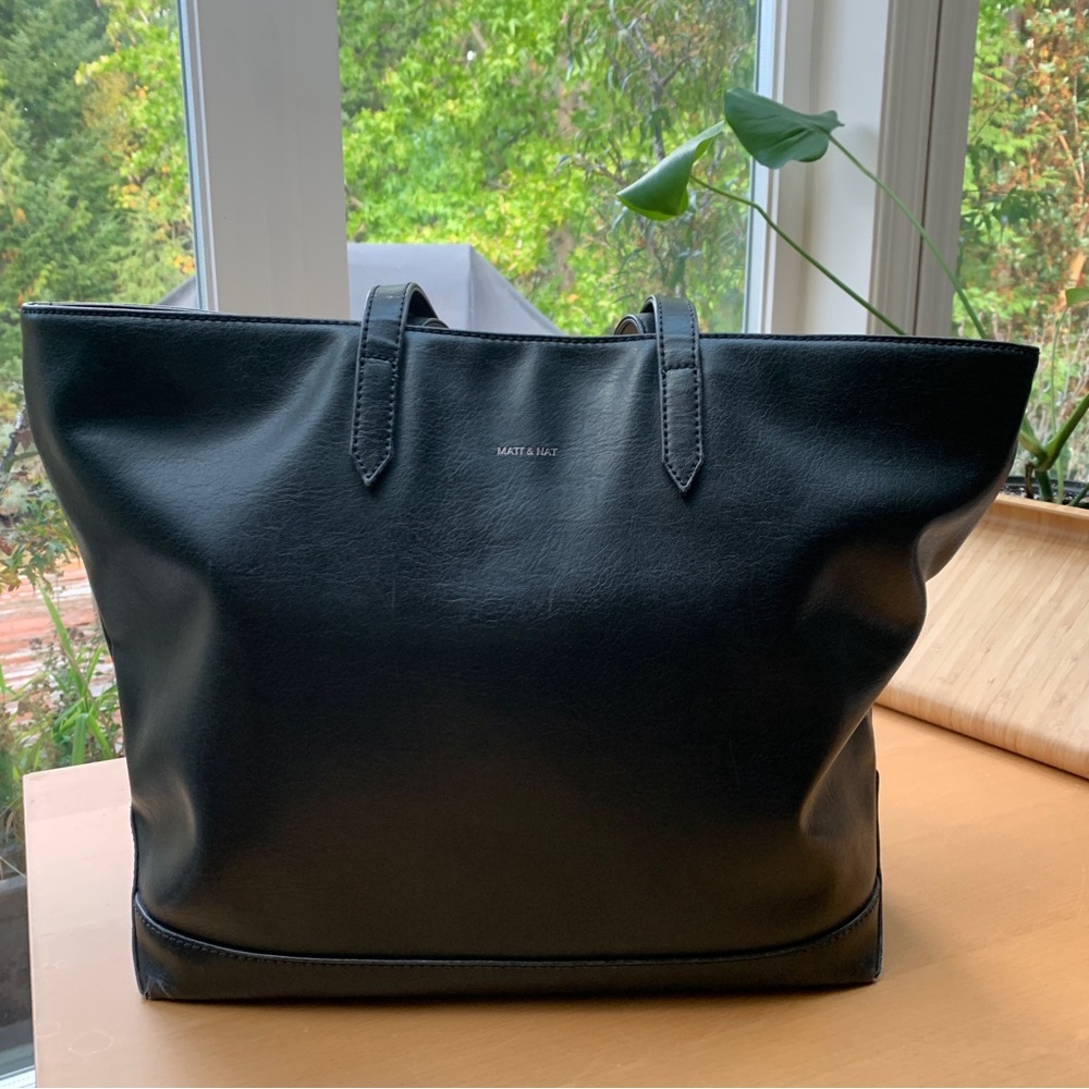 Matt & Nat Black Vegan Leather Oversized Tote | Oversized Work Bag Minimalist St